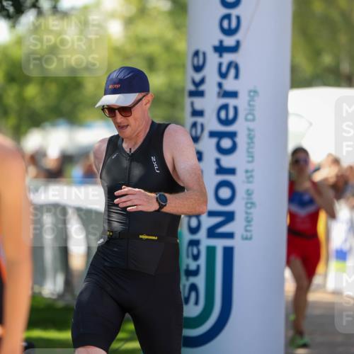 01.09.2024 - 17. Tribühne Triathlon Michael Strokosch http://msf.ph/oto/6909857 01.09.2024 11:58:13 Ziel 357, 367, 432 meine-sportfotos.de