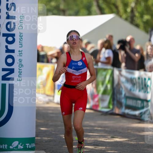 01.09.2024 - 17. Tribühne Triathlon Michael Strokosch http://msf.ph/oto/6909884 01.09.2024 11:58:14 Ziel 367, 432 meine-sportfotos.de