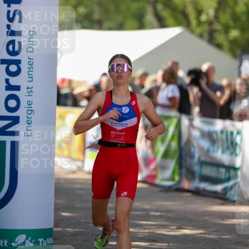 01.09.2024 - 17. Tribühne Triathlon Michael Strokosch http://msf.ph/oto/6909893 01.09.2024 11:58:15 Ziel 367, 432 meine-sportfotos.de