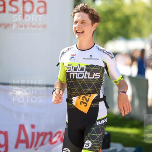01.09.2024 - 17. Tribühne Triathlon Michael Strokosch http://msf.ph/oto/6909956 01.09.2024 11:58:46 Ziel 329, 385 meine-sportfotos.de