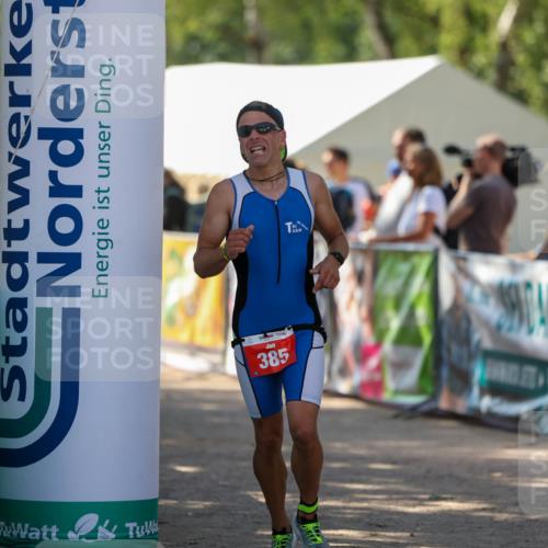 01.09.2024 - 17. Tribühne Triathlon Michael Strokosch http://msf.ph/oto/6909981 01.09.2024 11:58:50 Ziel 385 meine-sportfotos.de