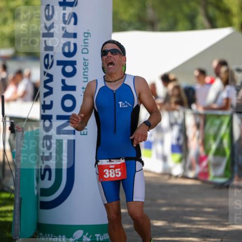 01.09.2024 - 17. Tribühne Triathlon Michael Strokosch http://msf.ph/oto/6910001 01.09.2024 11:58:51 Ziel 385 meine-sportfotos.de