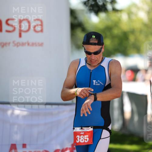 01.09.2024 - 17. Tribühne Triathlon Michael Strokosch http://msf.ph/oto/6910031 01.09.2024 11:58:53 Ziel 385 meine-sportfotos.de