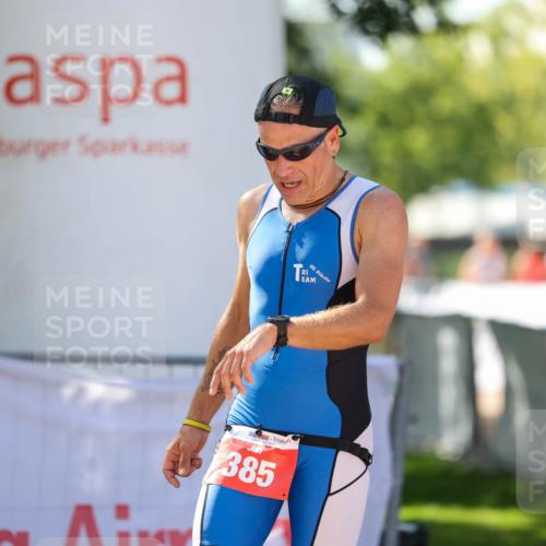 01.09.2024 - 17. Tribühne Triathlon Michael Strokosch http://msf.ph/oto/6910041 01.09.2024 11:58:53 Ziel 385 meine-sportfotos.de