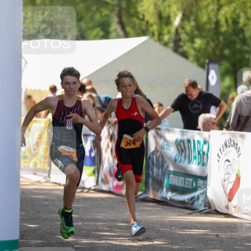 01.09.2024 - 17. Tribühne Triathlon Michael Strokosch http://msf.ph/oto/6910059 01.09.2024 11:59:44 Ziel 314, 319 meine-sportfotos.de