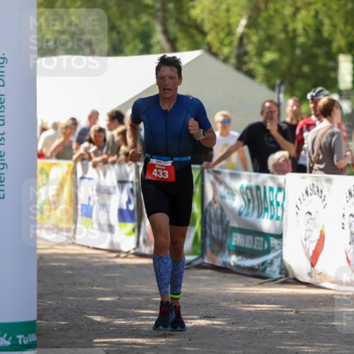 01.09.2024 - 17. Tribühne Triathlon Michael Strokosch http://msf.ph/oto/6910357 01.09.2024 12:00:45 Ziel 433 meine-sportfotos.de