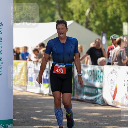 01.09.2024 - 17. Tribühne Triathlon Michael Strokosch http://msf.ph/oto/6910375 01.09.2024 12:00:47 Ziel 308, 433 meine-sportfotos.de