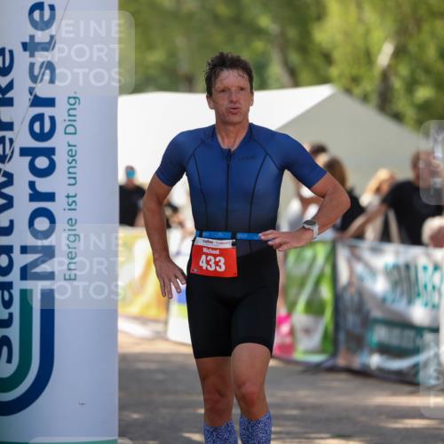01.09.2024 - 17. Tribühne Triathlon Michael Strokosch http://msf.ph/oto/6910383 01.09.2024 12:00:48 Ziel 308, 433 meine-sportfotos.de