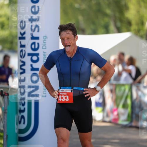 01.09.2024 - 17. Tribühne Triathlon Michael Strokosch http://msf.ph/oto/6910398 01.09.2024 12:00:48 Ziel 308, 433 meine-sportfotos.de