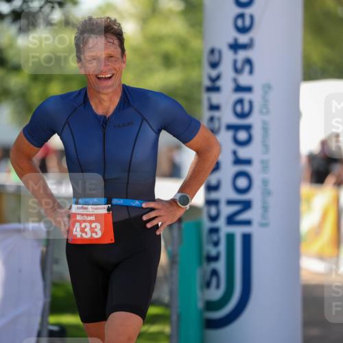 01.09.2024 - 17. Tribühne Triathlon Michael Strokosch http://msf.ph/oto/6910434 01.09.2024 12:00:50 Ziel 308, 433 meine-sportfotos.de