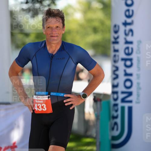 01.09.2024 - 17. Tribühne Triathlon Michael Strokosch http://msf.ph/oto/6910438 01.09.2024 12:00:50 Ziel 308, 433 meine-sportfotos.de