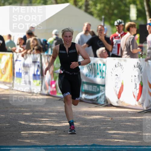 01.09.2024 - 17. Tribühne Triathlon Michael Strokosch http://msf.ph/oto/6910528 01.09.2024 12:01:11 Ziel 438 meine-sportfotos.de