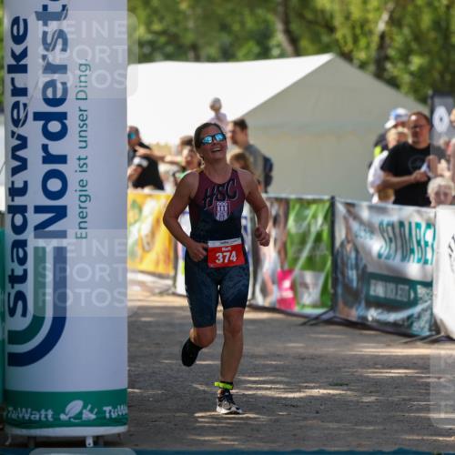01.09.2024 - 17. Tribühne Triathlon Michael Strokosch http://msf.ph/oto/6910670 01.09.2024 12:02:43 Ziel 374, 426 meine-sportfotos.de