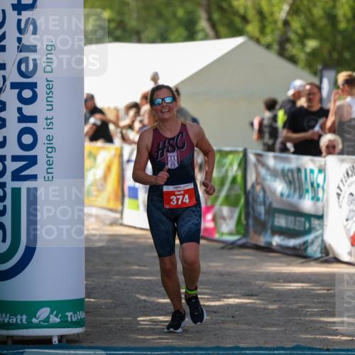 01.09.2024 - 17. Tribühne Triathlon Michael Strokosch http://msf.ph/oto/6910685 01.09.2024 12:02:43 Ziel 374, 426 meine-sportfotos.de