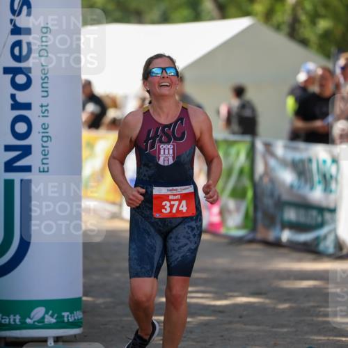 01.09.2024 - 17. Tribühne Triathlon Michael Strokosch http://msf.ph/oto/6910712 01.09.2024 12:02:44 Ziel 374, 426 meine-sportfotos.de