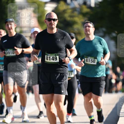 01.09.2024 - BARMER Alsterlauf Dr. Thomas Lammeyer http://msf.ph/oto/6910744 01.09.2024 09:45:01 Laufen 3910, 135, 8149, 8150 meine-sportfotos.de
