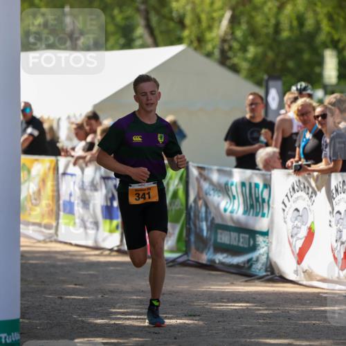 01.09.2024 - 17. Tribühne Triathlon Michael Strokosch http://msf.ph/oto/6910769 01.09.2024 12:03:09 Ziel 341 meine-sportfotos.de