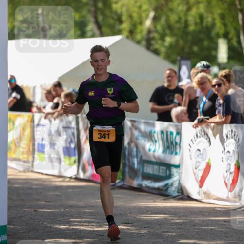 01.09.2024 - 17. Tribühne Triathlon Michael Strokosch http://msf.ph/oto/6910777 01.09.2024 12:03:09 Ziel 341 meine-sportfotos.de
