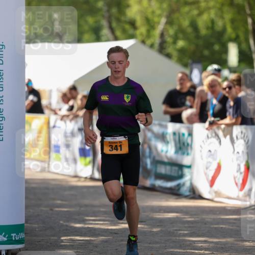 01.09.2024 - 17. Tribühne Triathlon Michael Strokosch http://msf.ph/oto/6910788 01.09.2024 12:03:10 Ziel 341 meine-sportfotos.de