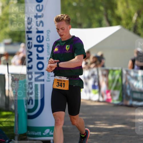 01.09.2024 - 17. Tribühne Triathlon Michael Strokosch http://msf.ph/oto/6910815 01.09.2024 12:03:11 Ziel 341 meine-sportfotos.de