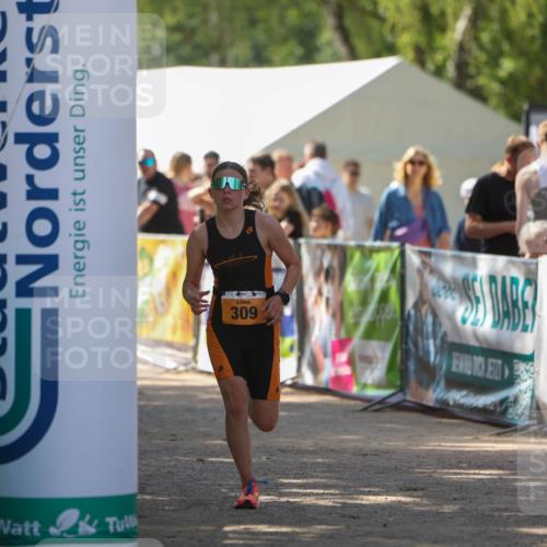01.09.2024 - 17. Tribühne Triathlon Michael Strokosch http://msf.ph/oto/6910846 01.09.2024 12:03:18 Ziel 309 meine-sportfotos.de