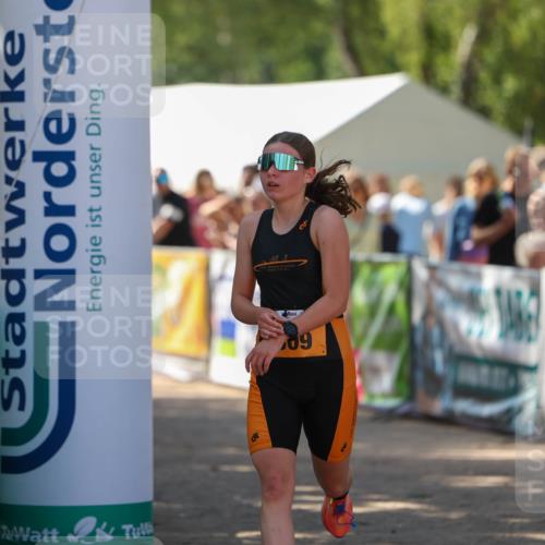 01.09.2024 - 17. Tribühne Triathlon Michael Strokosch http://msf.ph/oto/6910891 01.09.2024 12:03:20 Ziel 309 meine-sportfotos.de