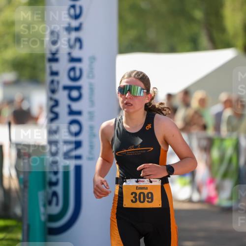 01.09.2024 - 17. Tribühne Triathlon Michael Strokosch http://msf.ph/oto/6910904 01.09.2024 12:03:20 Ziel 309 meine-sportfotos.de