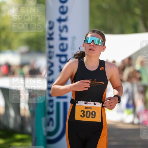 01.09.2024 - 17. Tribühne Triathlon Michael Strokosch http://msf.ph/oto/6910909 01.09.2024 12:03:21 Ziel 309 meine-sportfotos.de