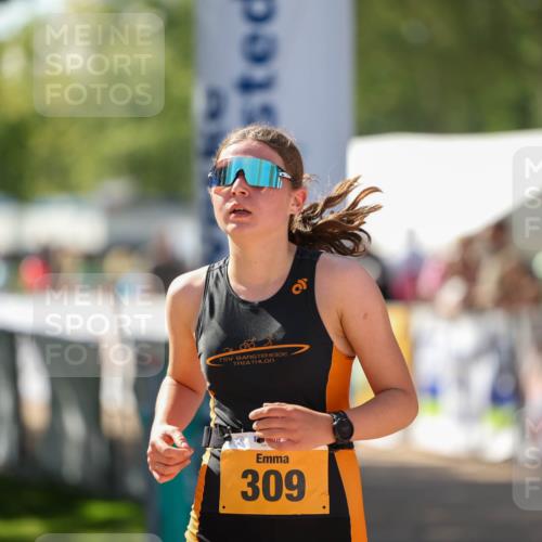 01.09.2024 - 17. Tribühne Triathlon Michael Strokosch http://msf.ph/oto/6910927 01.09.2024 12:03:21 Ziel 309 meine-sportfotos.de