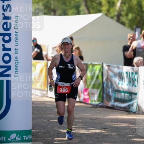 01.09.2024 - 17. Tribühne Triathlon Michael Strokosch http://msf.ph/oto/6910953 01.09.2024 12:03:48 Ziel 386 meine-sportfotos.de