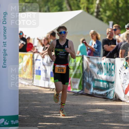 01.09.2024 - 17. Tribühne Triathlon Michael Strokosch http://msf.ph/oto/6911054 01.09.2024 12:05:21 Ziel 328 meine-sportfotos.de
