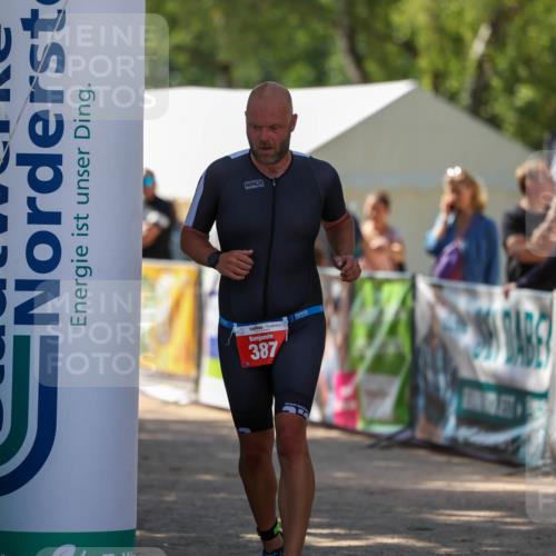 01.09.2024 - 17. Tribühne Triathlon Michael Strokosch http://msf.ph/oto/6911183 01.09.2024 12:05:35 Ziel 348, 387 meine-sportfotos.de