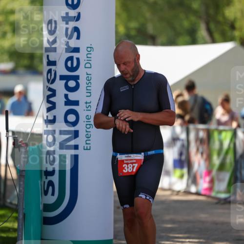 01.09.2024 - 17. Tribühne Triathlon Michael Strokosch http://msf.ph/oto/6911191 01.09.2024 12:05:36 Ziel 348, 387 meine-sportfotos.de
