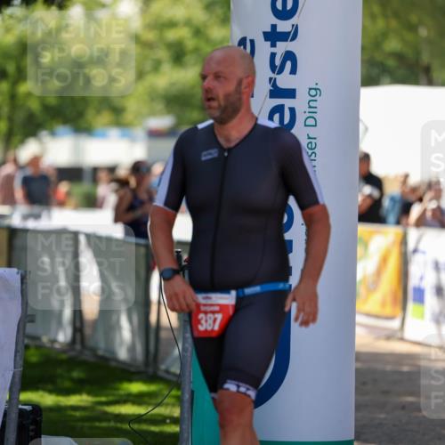 01.09.2024 - 17. Tribühne Triathlon Michael Strokosch http://msf.ph/oto/6911204 01.09.2024 12:05:37 Ziel 348, 387 meine-sportfotos.de