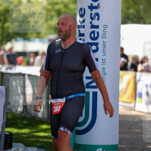 01.09.2024 - 17. Tribühne Triathlon Michael Strokosch http://msf.ph/oto/6911208 01.09.2024 12:05:37 Ziel 348, 387 meine-sportfotos.de