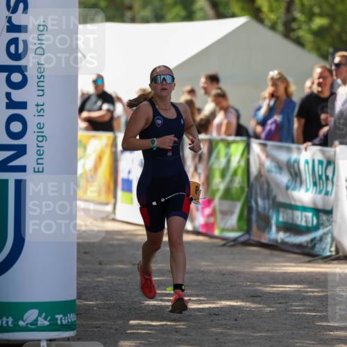 01.09.2024 - 17. Tribühne Triathlon Michael Strokosch http://msf.ph/oto/6911233 01.09.2024 12:05:40 Ziel 348, 387 meine-sportfotos.de