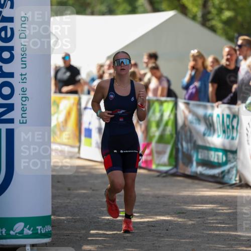 01.09.2024 - 17. Tribühne Triathlon Michael Strokosch http://msf.ph/oto/6911237 01.09.2024 12:05:40 Ziel 348, 387 meine-sportfotos.de
