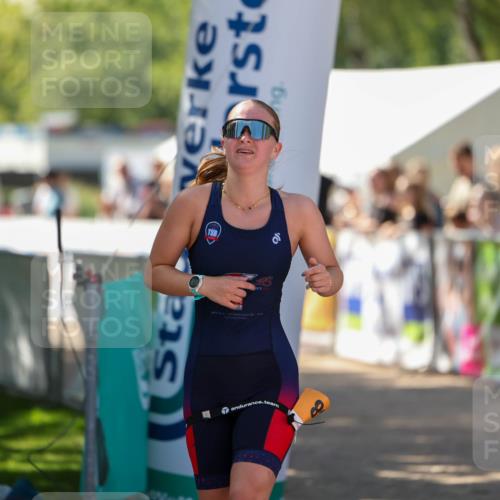 01.09.2024 - 17. Tribühne Triathlon Michael Strokosch http://msf.ph/oto/6911284 01.09.2024 12:05:42 Ziel 348 meine-sportfotos.de