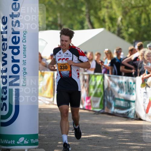 01.09.2024 - 17. Tribühne Triathlon Michael Strokosch http://msf.ph/oto/6911339 01.09.2024 12:06:02 Ziel 330 meine-sportfotos.de