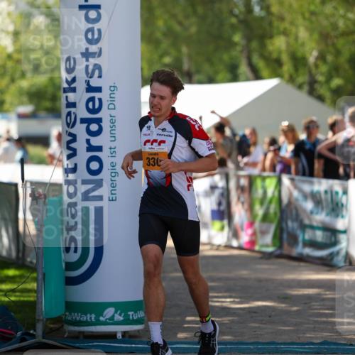 01.09.2024 - 17. Tribühne Triathlon Michael Strokosch http://msf.ph/oto/6911348 01.09.2024 12:06:03 Ziel 330 meine-sportfotos.de