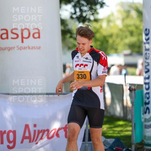 01.09.2024 - 17. Tribühne Triathlon Michael Strokosch http://msf.ph/oto/6911369 01.09.2024 12:06:04 Ziel 330 meine-sportfotos.de
