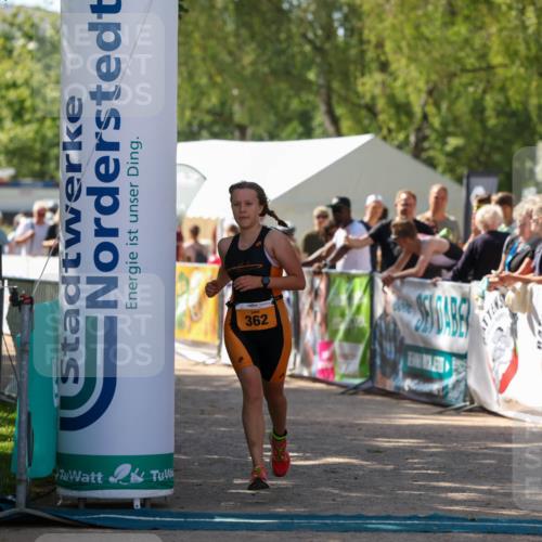 01.09.2024 - 17. Tribühne Triathlon Michael Strokosch http://msf.ph/oto/6911604 01.09.2024 12:07:13 Ziel 362 meine-sportfotos.de