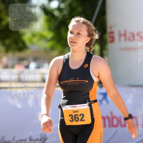 01.09.2024 - 17. Tribühne Triathlon Michael Strokosch http://msf.ph/oto/6911722 01.09.2024 12:07:17 Ziel 362 meine-sportfotos.de
