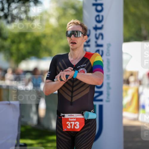 01.09.2024 - 17. Tribühne Triathlon Michael Strokosch http://msf.ph/oto/6911850 01.09.2024 12:07:38 Ziel 373, 413 meine-sportfotos.de