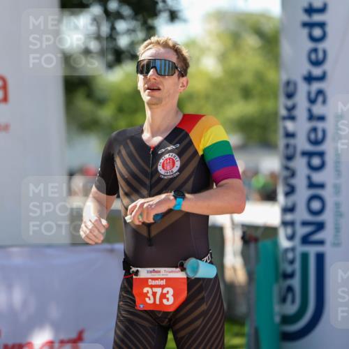 01.09.2024 - 17. Tribühne Triathlon Michael Strokosch http://msf.ph/oto/6911858 01.09.2024 12:07:38 Ziel 373, 413 meine-sportfotos.de
