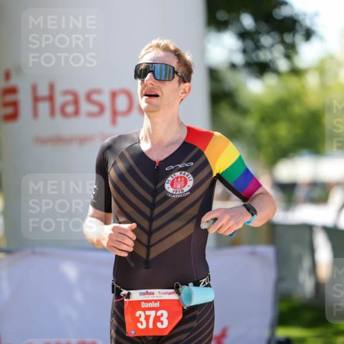01.09.2024 - 17. Tribühne Triathlon Michael Strokosch http://msf.ph/oto/6911866 01.09.2024 12:07:39 Ziel 373, 413 meine-sportfotos.de