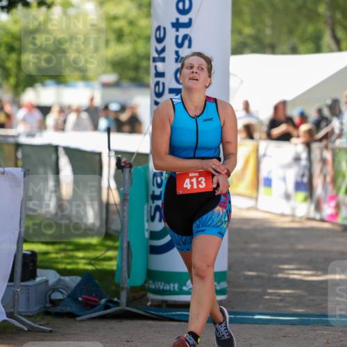 01.09.2024 - 17. Tribühne Triathlon Michael Strokosch http://msf.ph/oto/6911918 01.09.2024 12:07:43 Ziel 413 meine-sportfotos.de