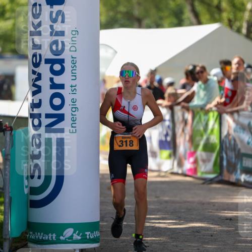 01.09.2024 - 17. Tribühne Triathlon Michael Strokosch http://msf.ph/oto/6912004 01.09.2024 12:07:59 Ziel 318, 442 meine-sportfotos.de