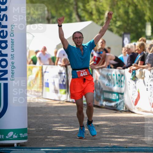 01.09.2024 - 17. Tribühne Triathlon Michael Strokosch http://msf.ph/oto/6912072 01.09.2024 12:08:04 Ziel 318, 442 meine-sportfotos.de