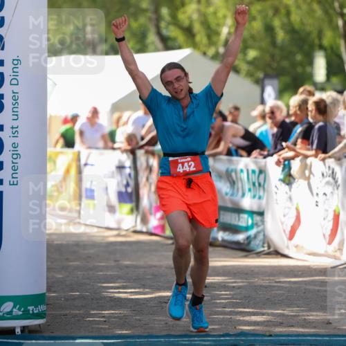01.09.2024 - 17. Tribühne Triathlon Michael Strokosch http://msf.ph/oto/6912076 01.09.2024 12:08:04 Ziel 318, 442 meine-sportfotos.de